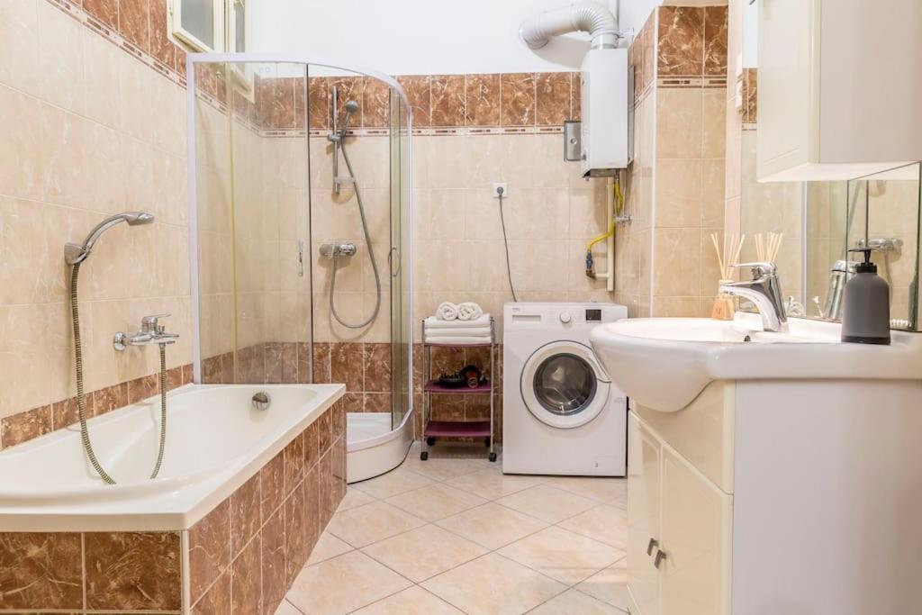 בודפשט B333 Apartment - In The Heart Of The City מראה חיצוני תמונה